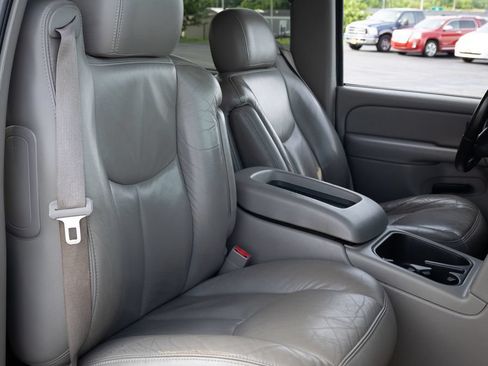 Used 2004 GMC Yukon SLT w/ 1SD Preferred Equipment Group AWD/4WD image 29