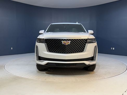 Used 2023 Cadillac Escalade Premium Luxury AWD/4WD image 6