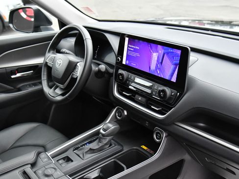 Used 2025 Toyota Grand Highlander AWD image 53