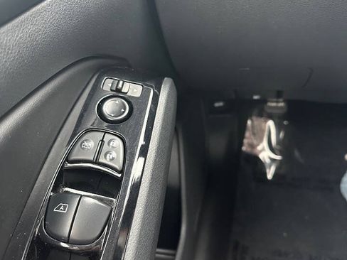 Used 2023 Nissan Altima 2.5 SV FWD image 16