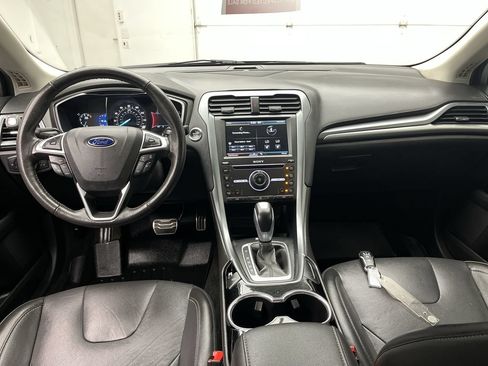 Used 2016 Ford Fusion Titanium FWD image 4