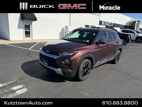 Used 2023 Chevrolet TrailBlazer LT w/ Convenience Package AWD/4WD image 1