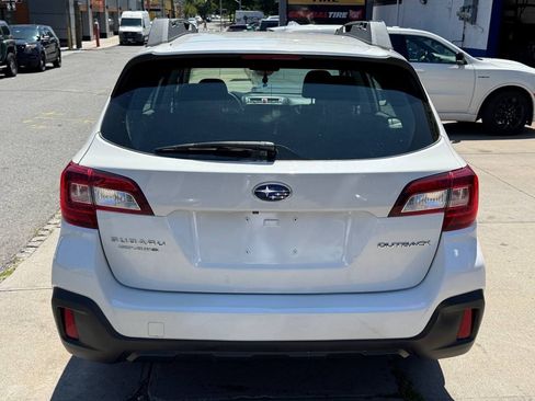Used 2018 Subaru Outback 2.5i AWD/4WD image 6