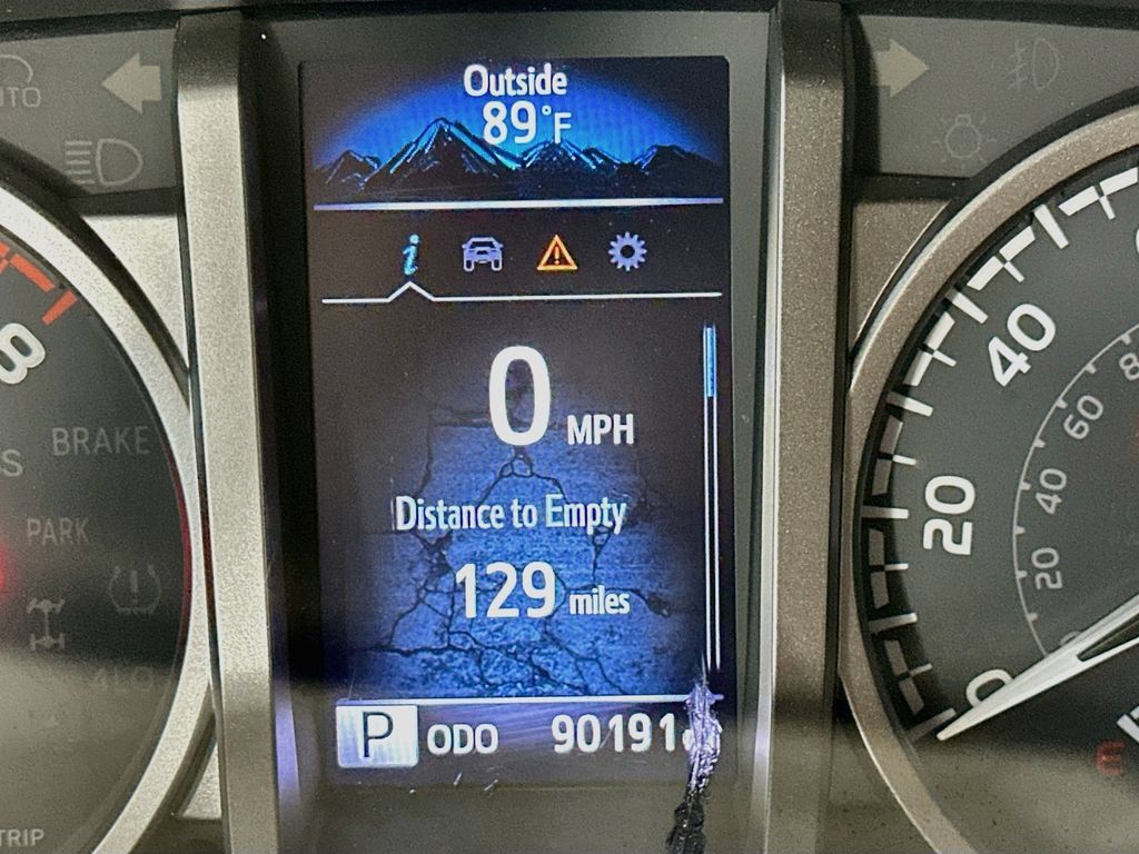 Used 2021 Toyota Tacoma SR5 RWD image 15