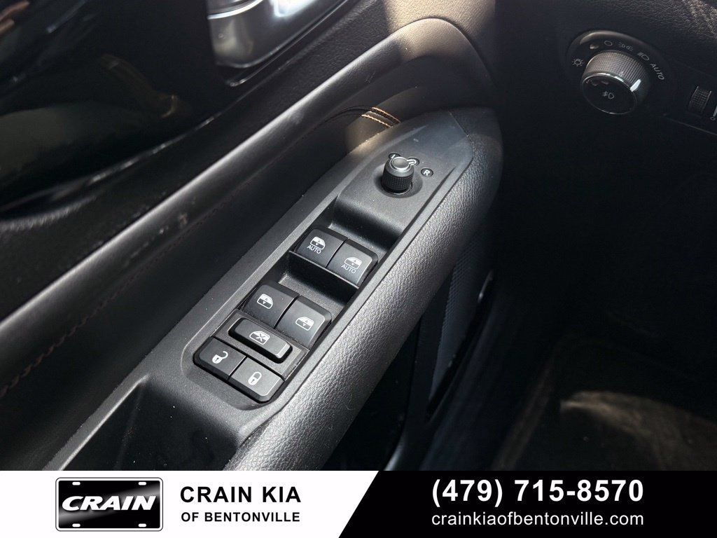 Used 2024 Jeep Compass Limited AWD/4WD image 10