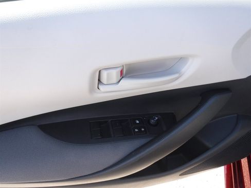 Used 2025 Toyota Corolla LE image 11