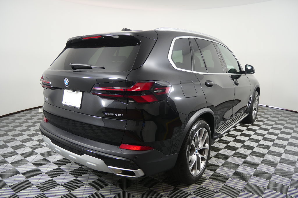 Certified 2024 BMW X5 sDrive40i w/ Premium Package RWD image 4