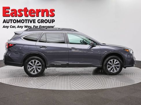 Used 2022 Subaru Outback Premium AWD/4WD image 4