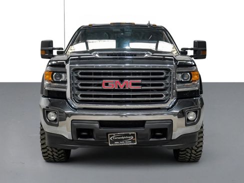 Used 2018 GMC Sierra 3500 SLE w/ SLE Preferred Package AWD/4WD image 3