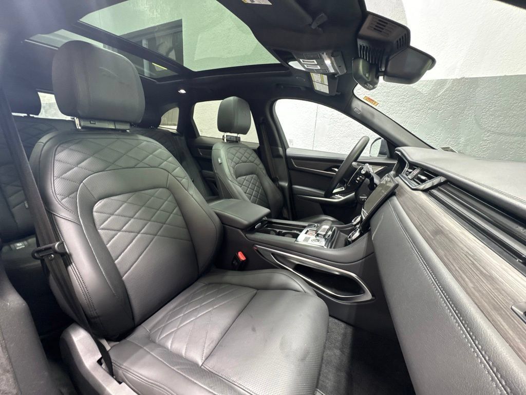 Used 2023 Jaguar F-PACE S AWD/4WD image 28