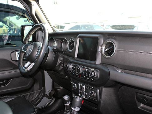 Used 2023 Jeep Wrangler Unlimited Sahara w/ Cold Weather Group image 33