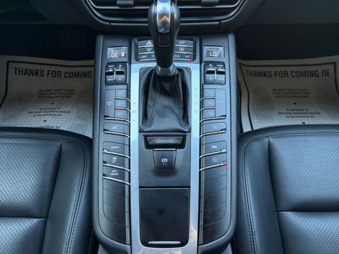 Used 2021 Porsche Macan AWD/4WD image 27