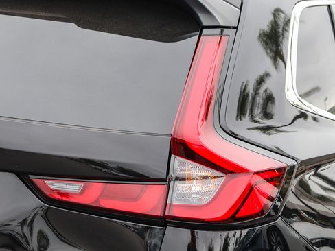 Used 2025 Honda CR-V LX image 9
