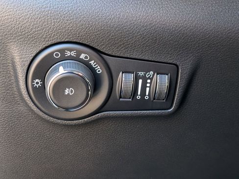 New 2026 Jeep Compass Latitude image 21