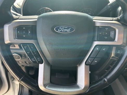 Used 2022 Ford F350 Platinum w/ FX4 Off-Road Package image 17