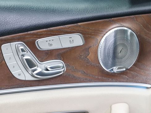 Used 2017 Mercedes-Benz E 300 image 20