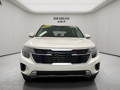Used 2025 Kia Seltos LX AWD/4WD image 8