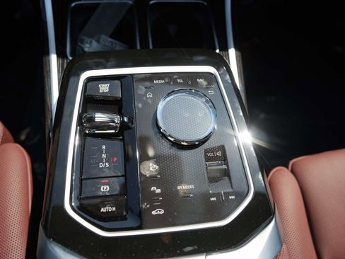 New 2026 BMW 740i w/ Premium Package image 21