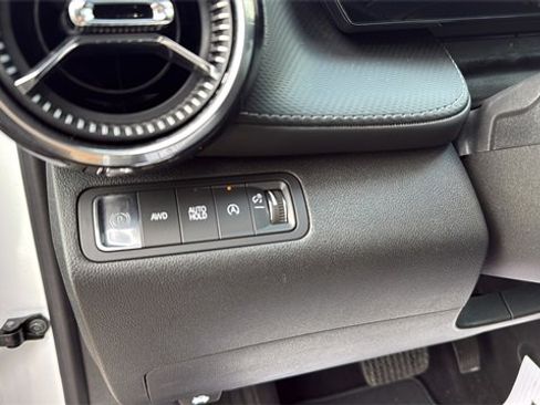 Used 2025 Chevrolet Equinox LT image 31