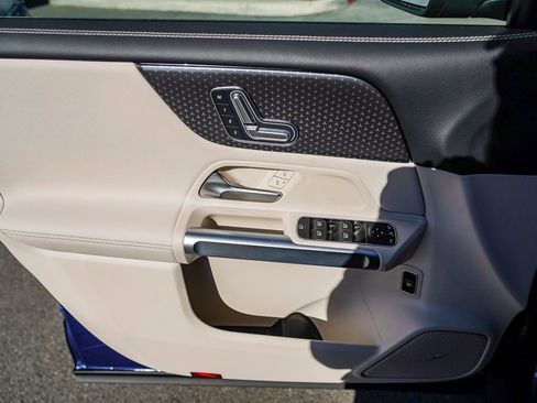 New 2026 Mercedes-Benz GLB 250 image 21