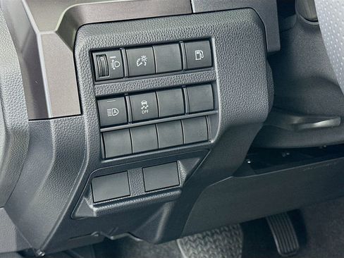 Certified 2025 Toyota 4Runner SR5 AWD/4WD image 10