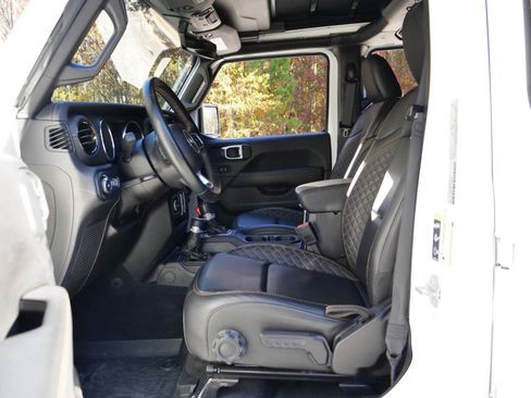 Used 2021 Jeep Wrangler Unlimited Sahara image 24