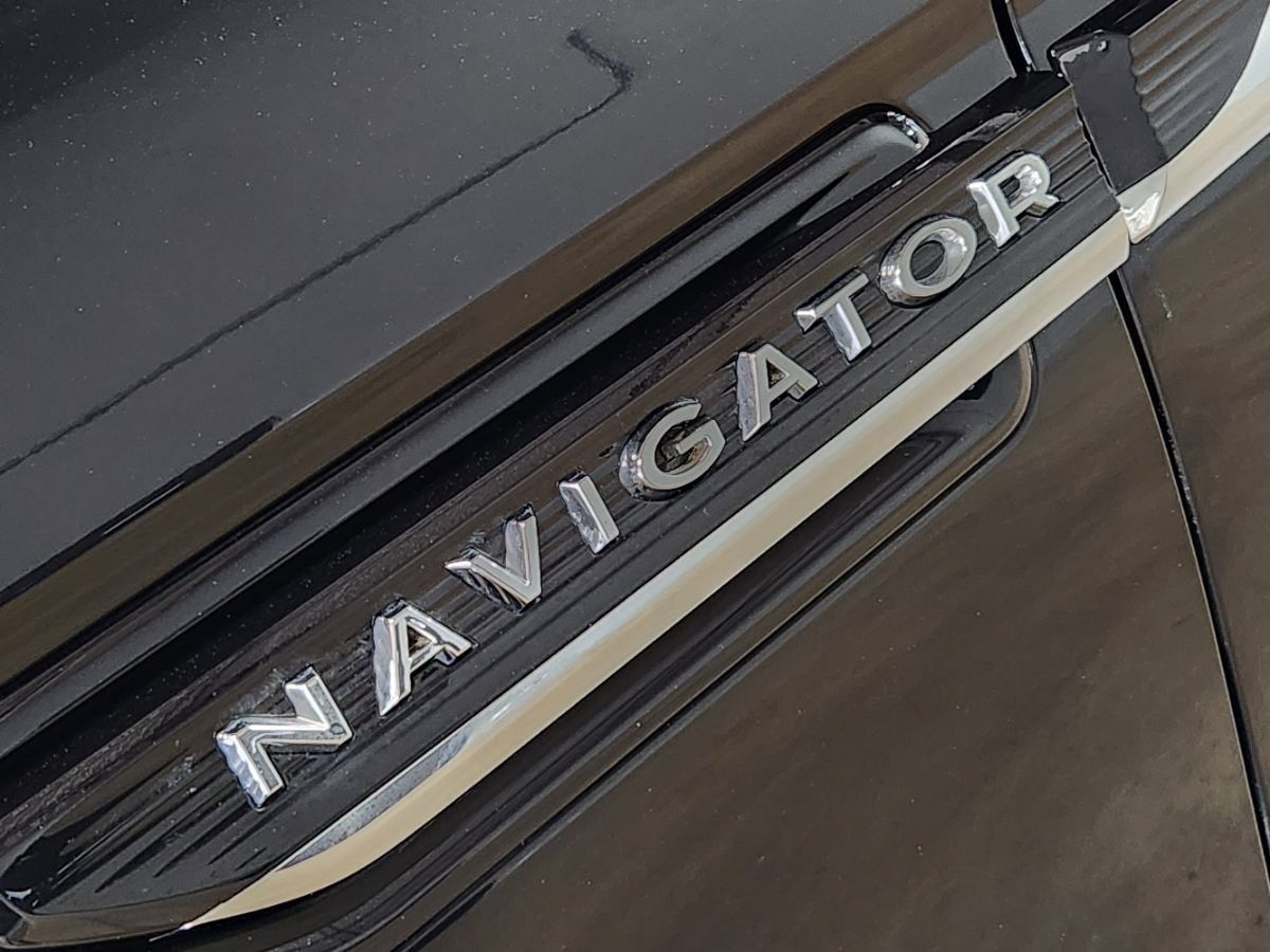 Used 2022 Lincoln Navigator Reserve AWD/4WD image 25