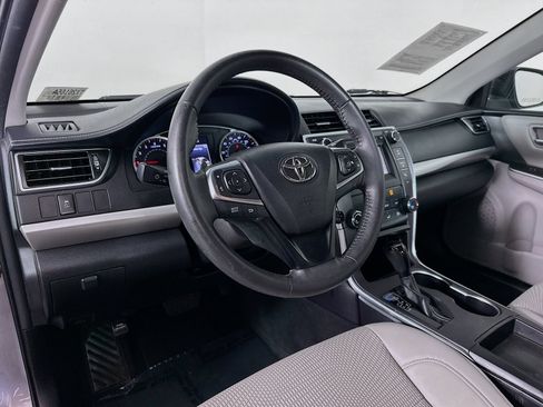 Used 2017 Toyota Camry SE FWD image 9