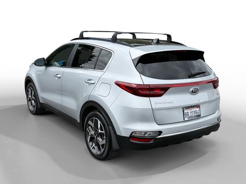 Used 2020 Kia Sportage EX w/ EX Technology Package FWD image 3