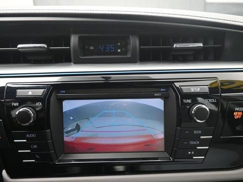 Used 2016 Toyota Corolla LE FWD image 12