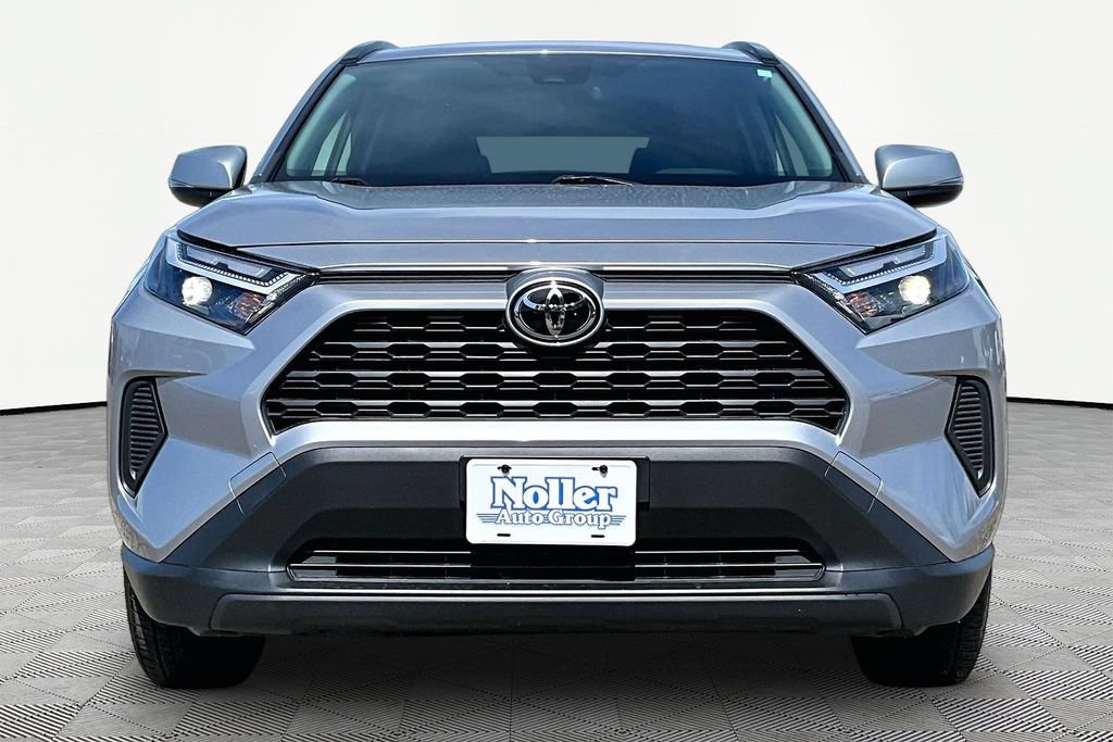 Used 2025 Toyota RAV4 XLE w/ Convenience Package AWD/4WD image 3