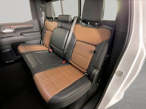 Certified 2024 Chevrolet Silverado 1500 High Country w/ Technology Package AWD/4WD image 18