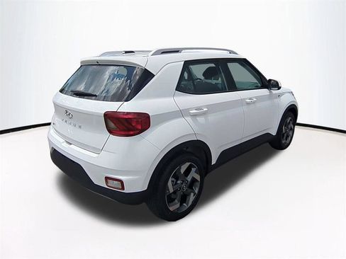 New 2026 Hyundai Venue SEL FWD image 5