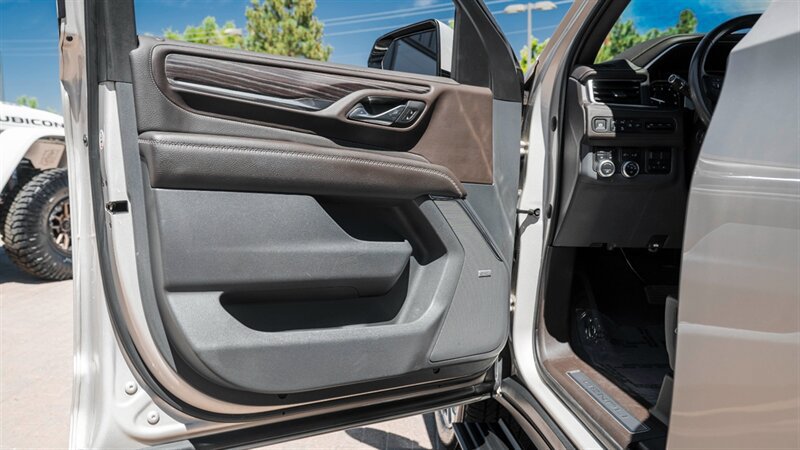 Used 2021 GMC Yukon Denali w/ Denali Ultimate Package AWD/4WD image 22
