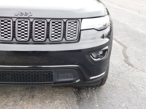 Used 2021 Jeep Grand Cherokee Laredo X image 9