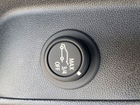 Used 2023 Chevrolet Equinox LT image 11