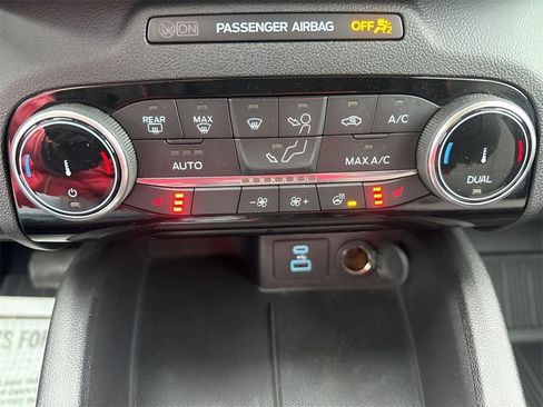 Used 2022 Ford Escape SE w/ Convenience Package image 28