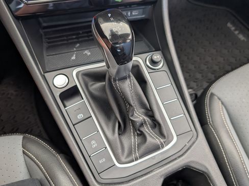 Used 2025 Volkswagen Jetta SE w/ Sunroof Package FWD image 31