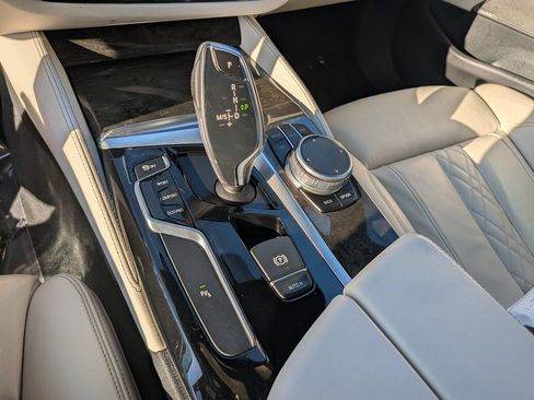 Used 2018 BMW 540i RWD image 24