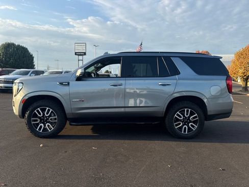 Used 2024 GMC Yukon AT4 w/ Technology Package AWD/4WD image 3