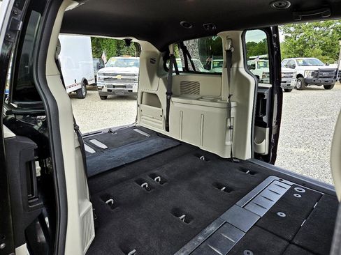 Used 2019 Dodge Grand Caravan SXT image 37