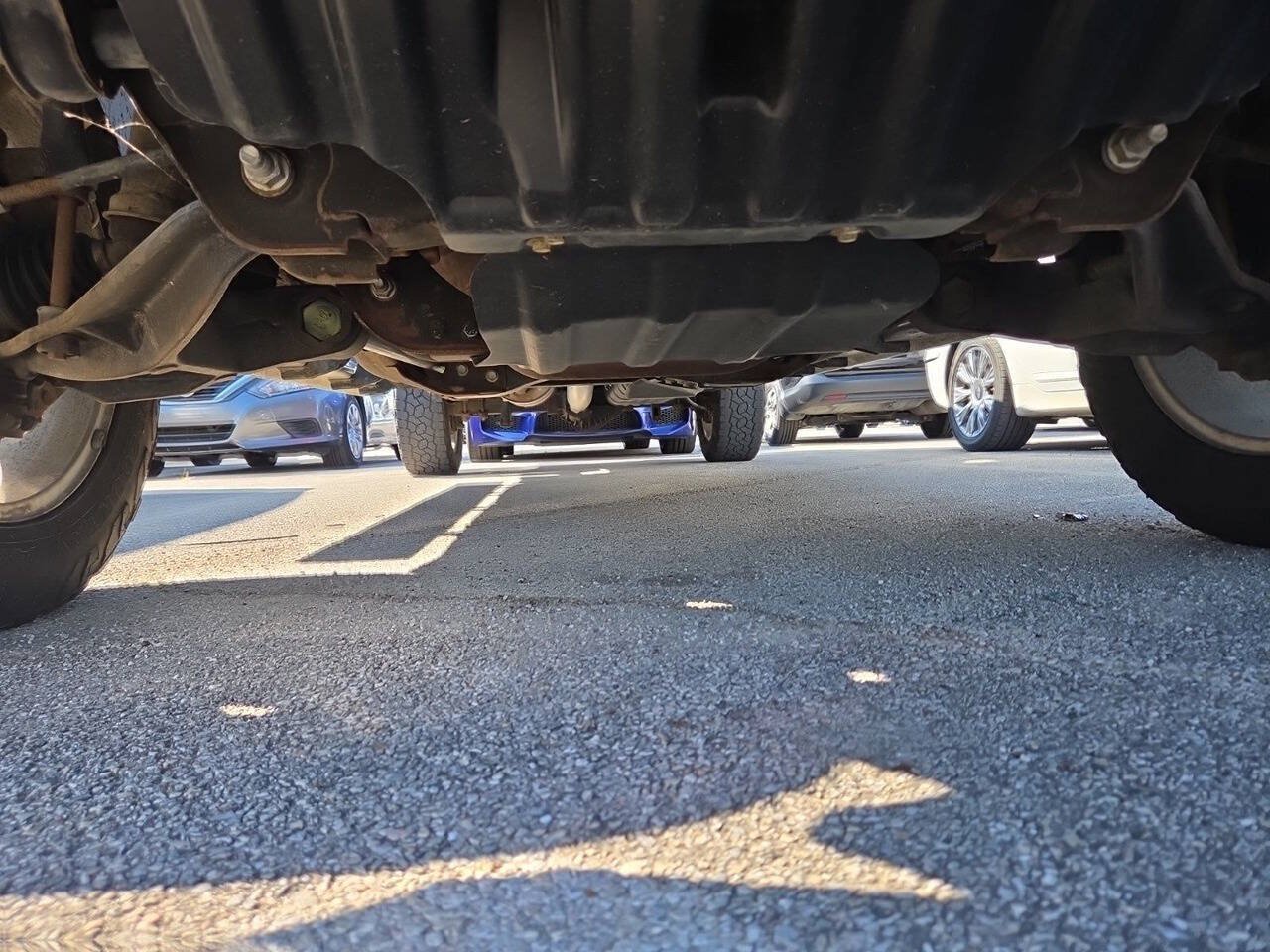 Used 2014 GMC Sierra 2500 Denali w/ Suspension Package, Off-Road AWD/4WD image 19