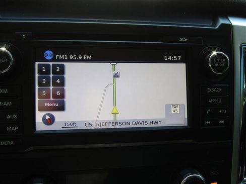 Used 2017 Nissan Titan SV image 18