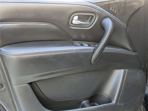 Used 2024 INFINITI QX80 Luxe image 9