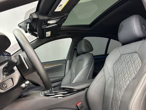 Used 2023 BMW 530e w/ Convenience Package RWD image 15