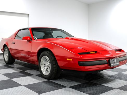 Used 1989 Pontiac Firebird Formula RWD image 1