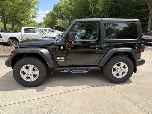 Used 2019 Jeep Wrangler Sport AWD/4WD image 4