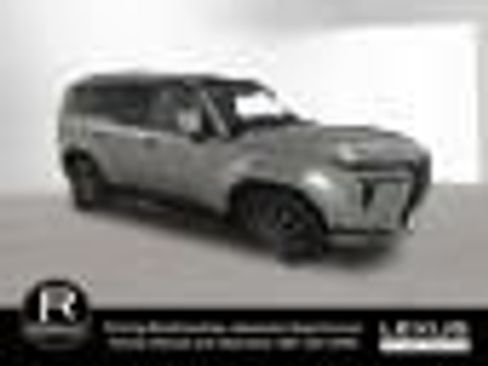Used 2024 Lexus GX 550 image 2