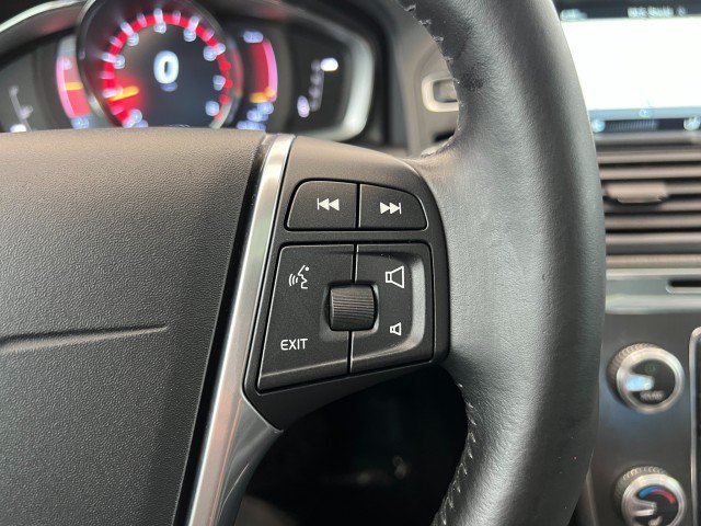 Used 2016 Volvo XC60 T6 w/ Proximity Package AWD/4WD image 25