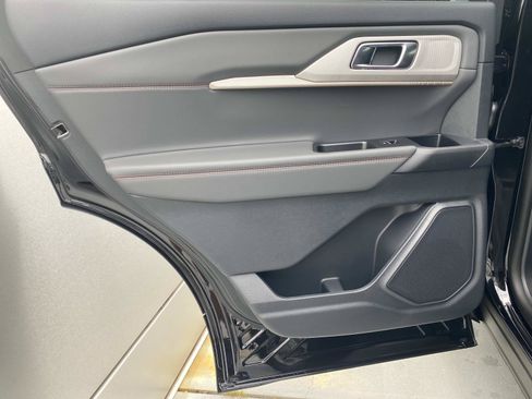 New 2026 Ford Explorer Active RWD image 10